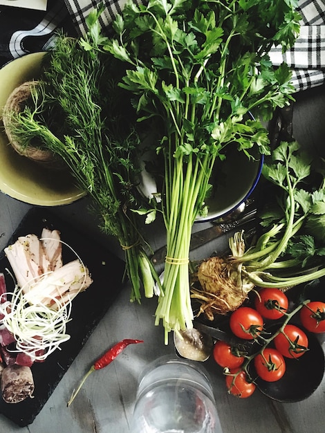 Składniki na blacie kuchennym